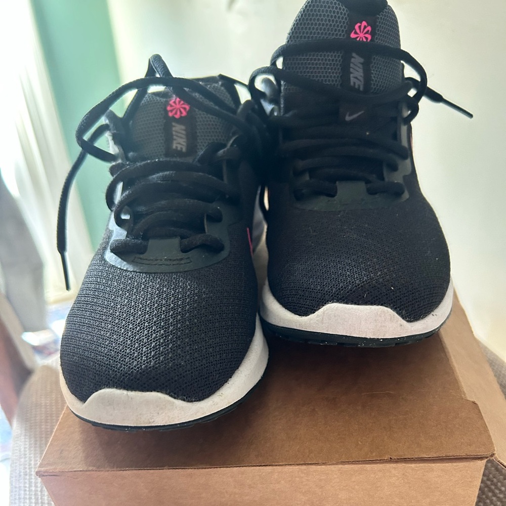 Nike running shoe women size 7